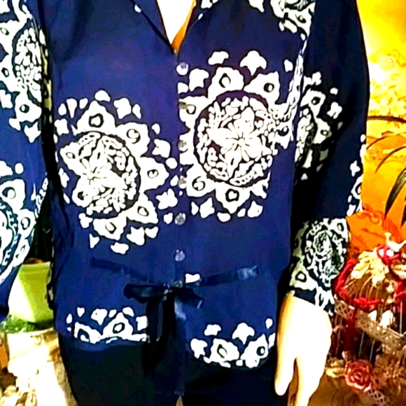 🌟Talbot blouse🌹 - Picture 2 of 4